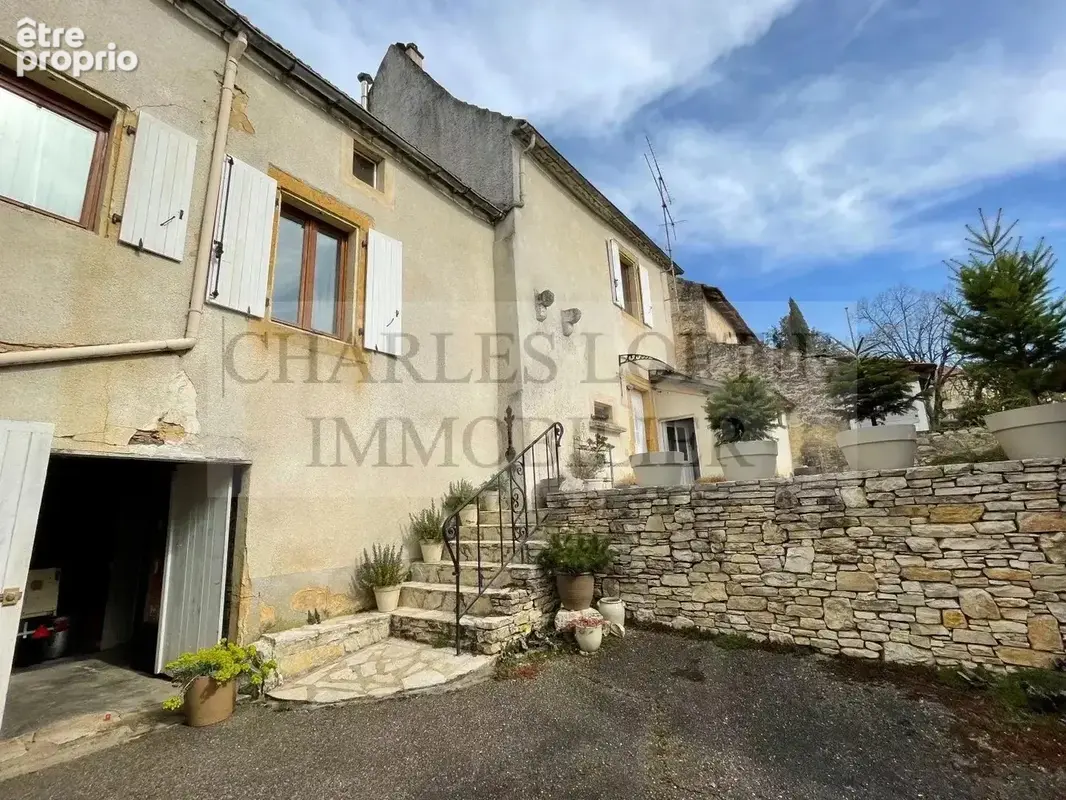 Maison de village pleine de charme avec dépendances, cour intérieure et terrasse  à deux pas des commerces - photo 5