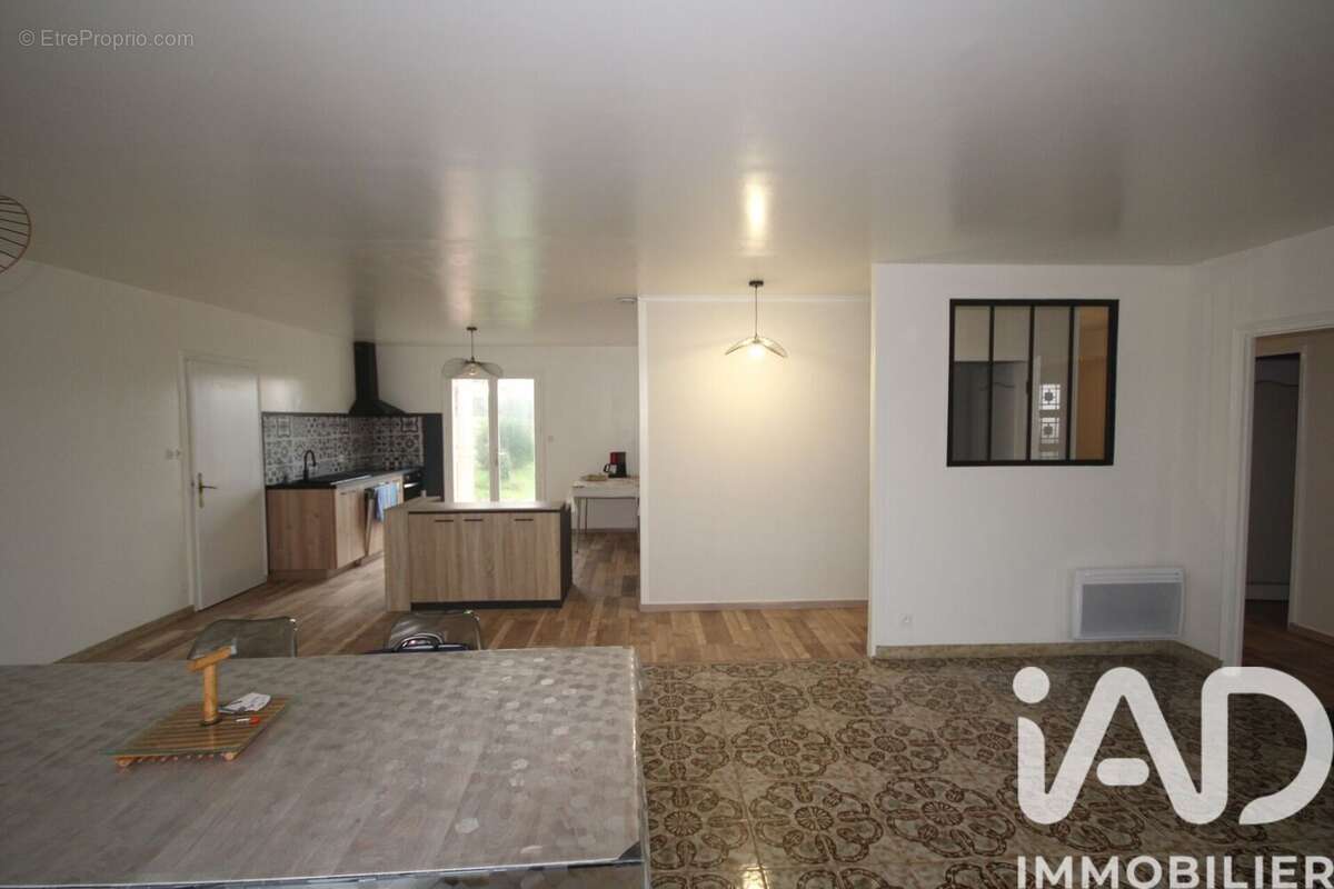 Maison 110 m² à Romegoux  - photo 4