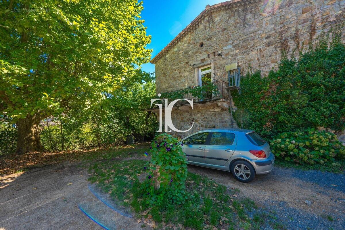 Maison à LES ASSIONS