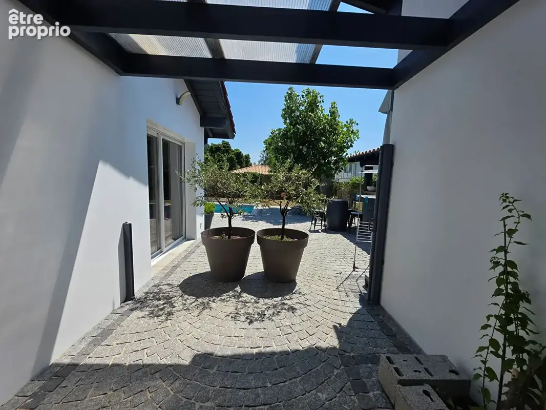 SAUBRIGUES,  Maison  récente de plain-pied 4 pièce(s) avec piscine - photo 5