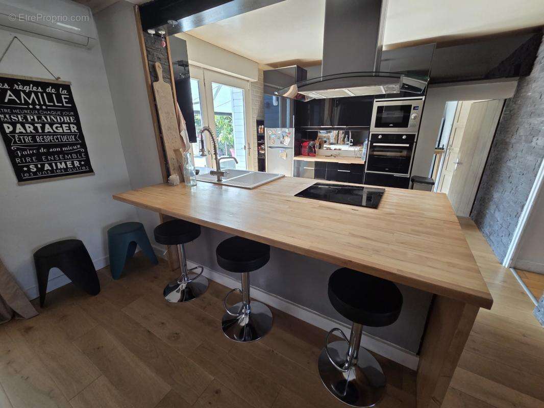 Superbe maison renovee offrant 132m² sur 495m² ac piscine !! - photo 18