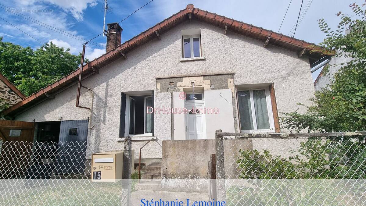 Maison 59 m² à Moutier-Malcard  - photo 1