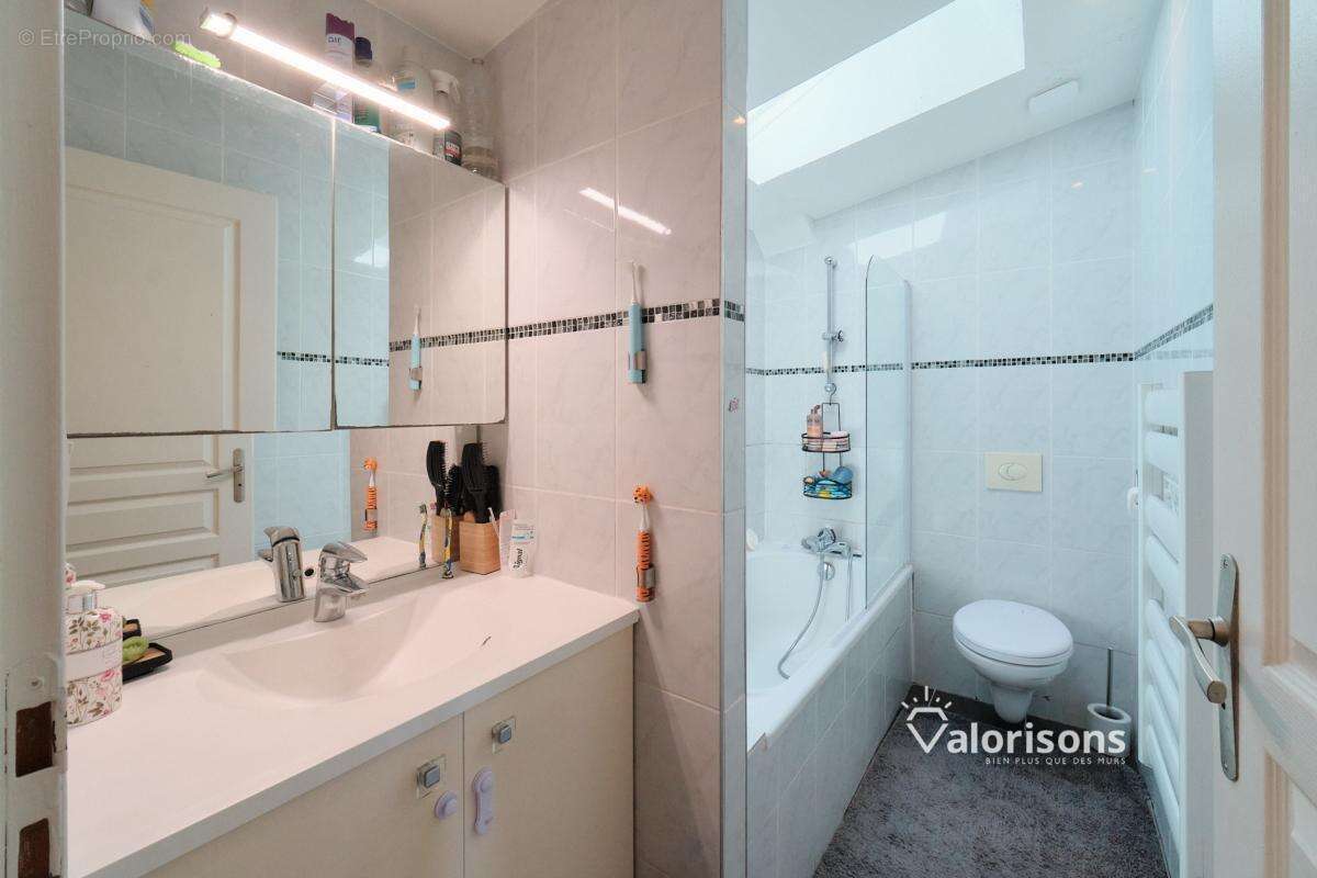 Maison 54 m² à Jons  - photo 7