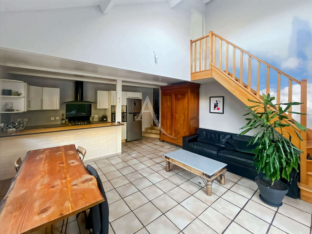 Maison à VAUX-SUR-SEINE