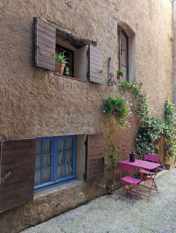 Maison à VILLECROZE