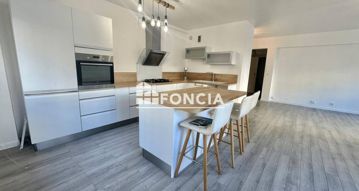 Appartement à MARSEILLE-5E