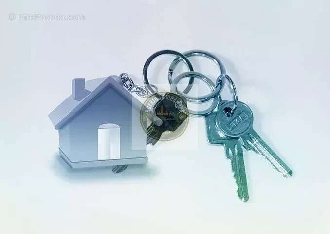 Terrain à COULANGES-LES-NEVERS