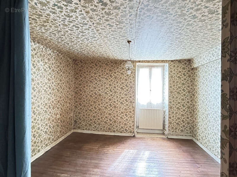 Maison à CHANTECORPS