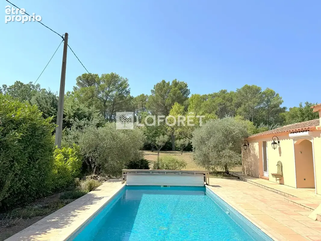 Villa avec piscine - Le Val 6 pièces 4 chambres 200 m² - photo 4