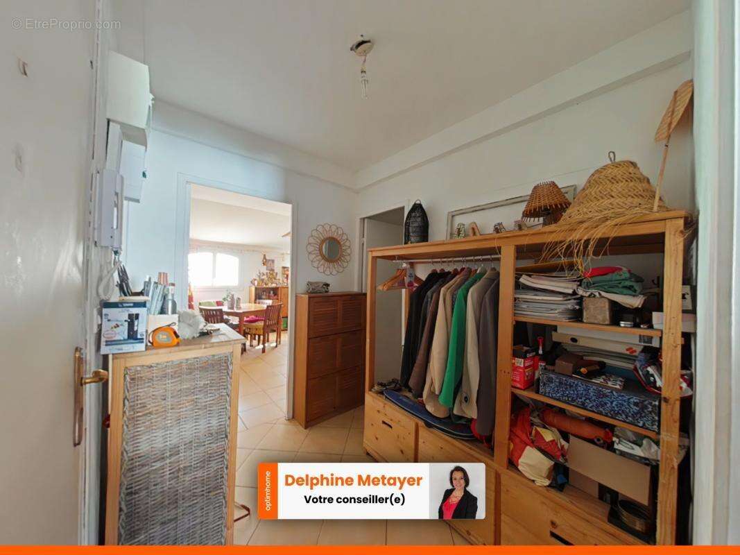 Appartement T4 86 m² Draguignan Centre, 3 Ch, balcon & Tout-à-Pied (Fort Potentiel !) - photo 14