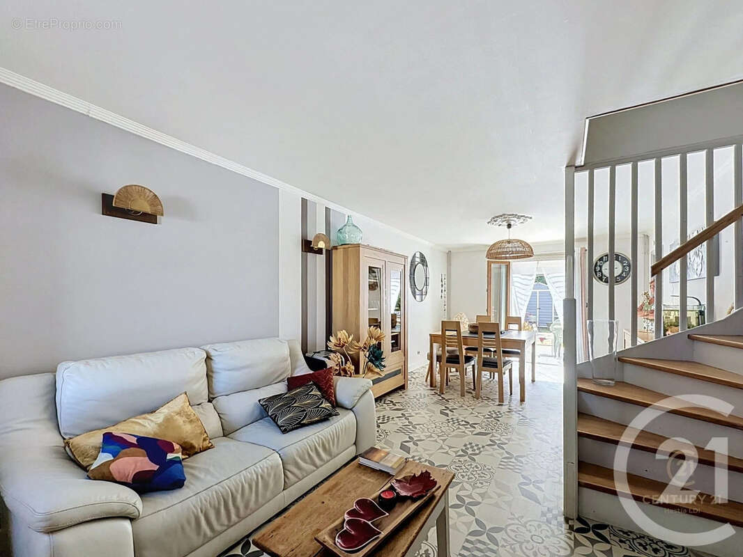 Maison 105 m² à Grigny  - photo 2