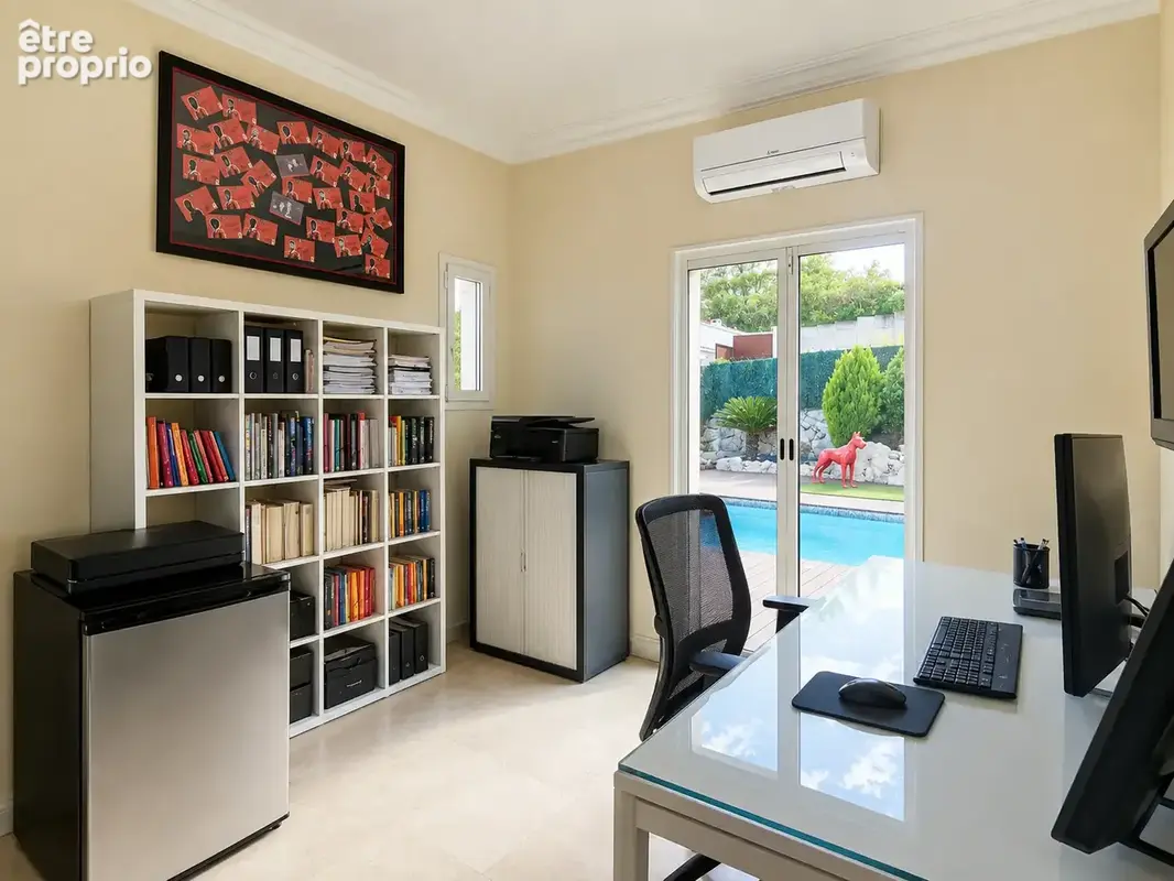 Villa récente en parfait état avec studio indépendant et garage. - photo 13