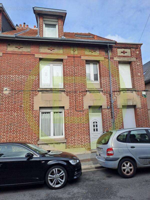 Maison à SAINT-QUENTIN