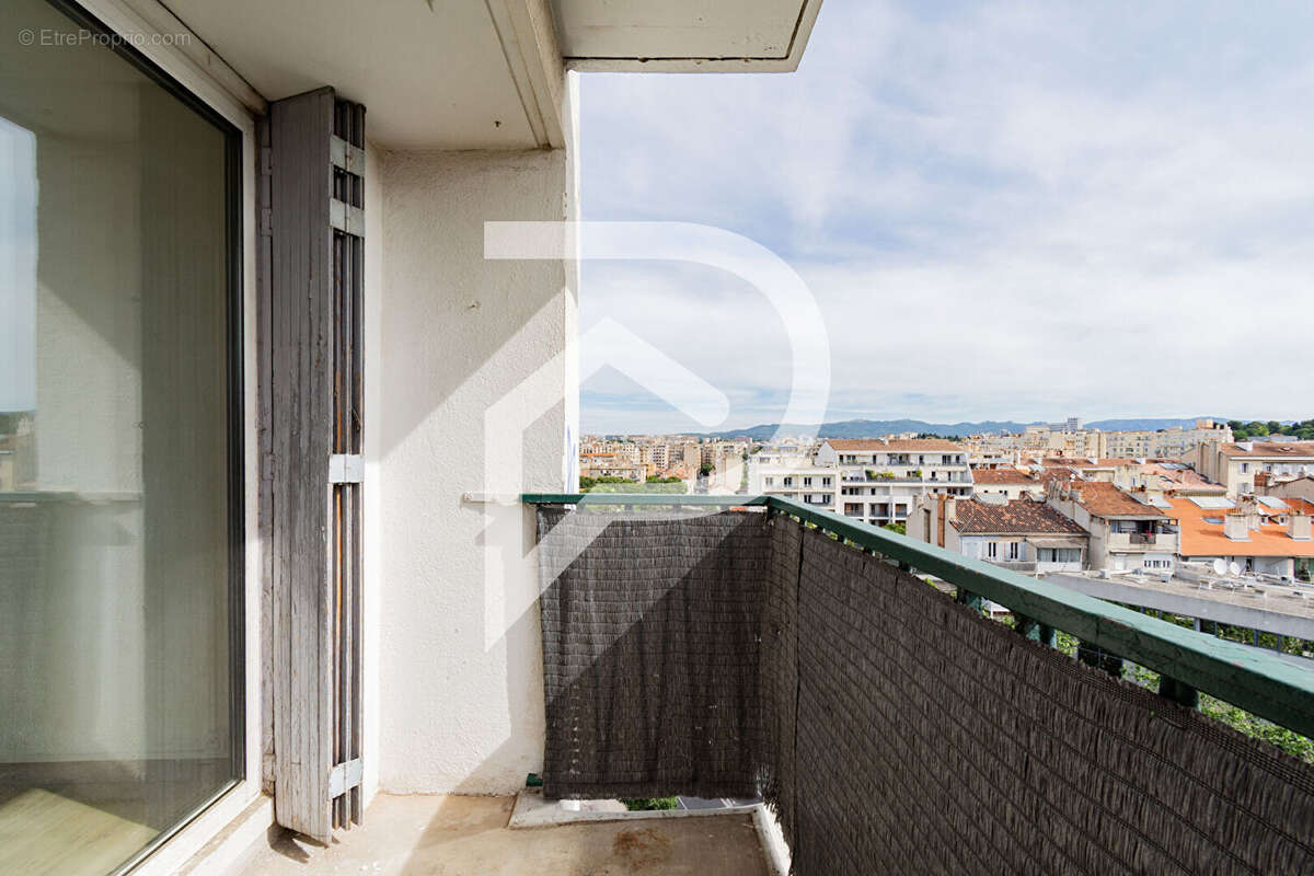 Appartement à MARSEILLE-5E