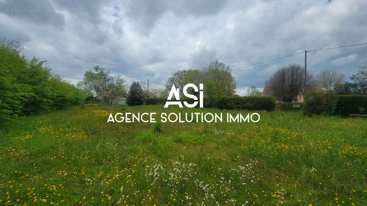 Terrain à SAINT-SYMPHORIEN