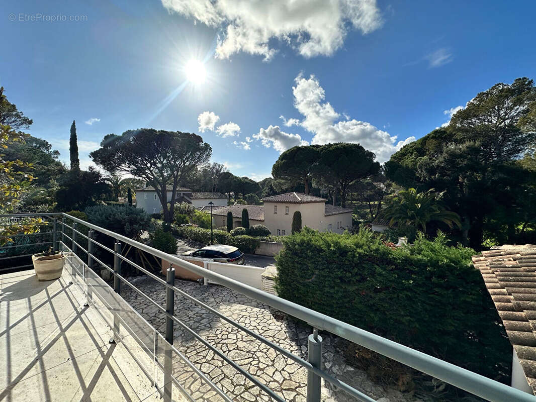 Superbe villa Saint Raphael les golfs - 5 pièce(s) 140 m2 - photo 8
