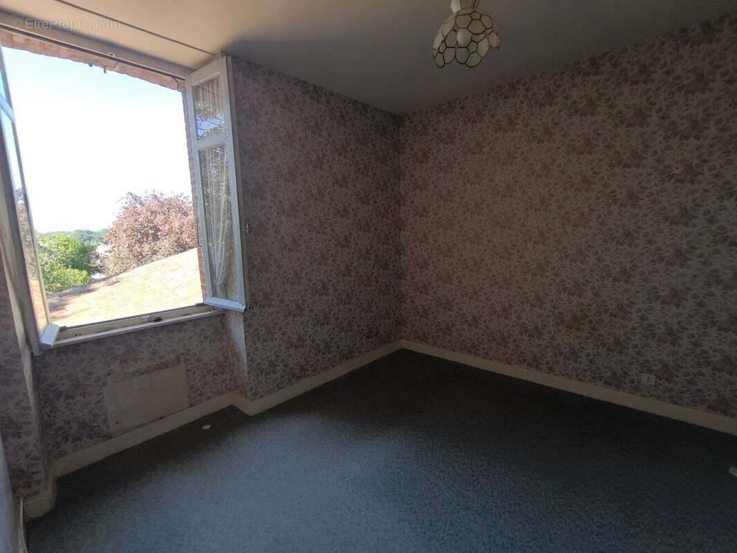 Maison à SAINT-JUNIEN