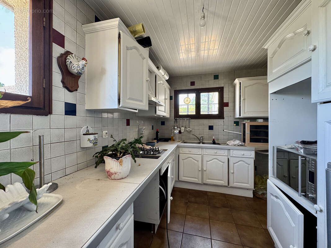 VILLENEUVE SUR LOT, propriété avec rapport locatif possible, grange, piscine et terrain d'environ 4,5ha - photo 18