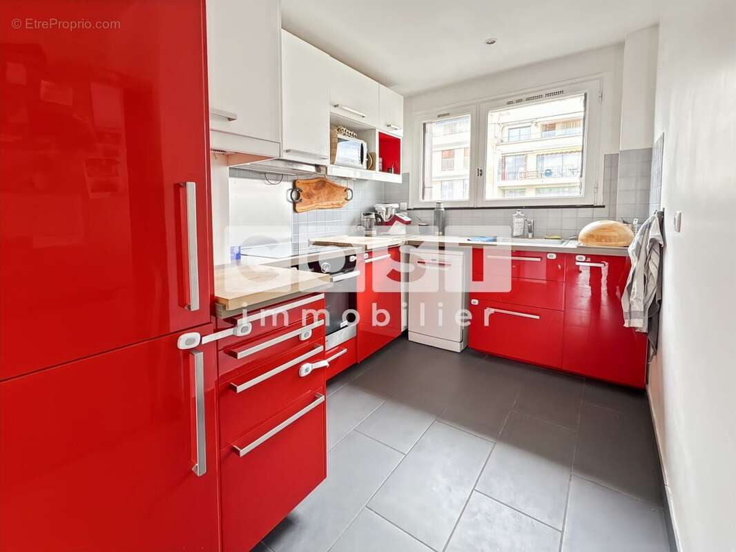 Appartement à COURBEVOIE