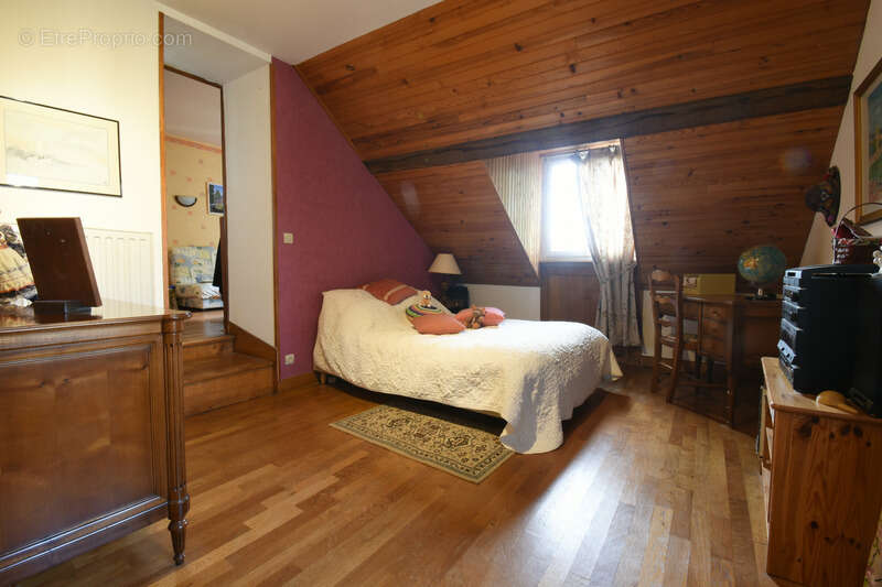 Maison 220 m² à Saint-Fraimbault  - photo 15
