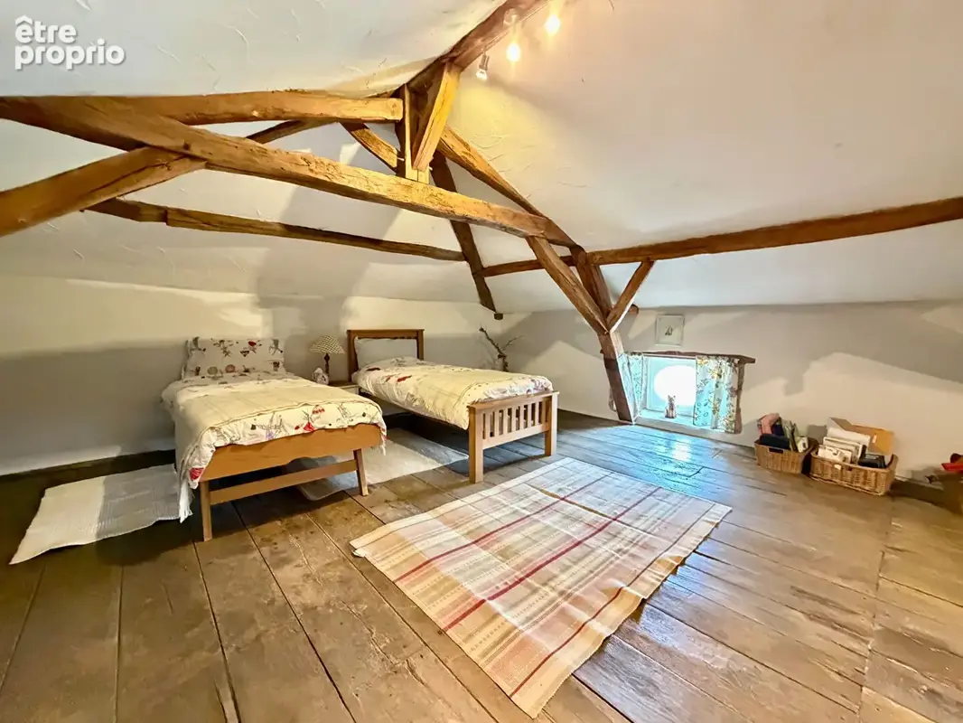 Superbe maison de maître rénovée de 4 chambres avec jardins paysagers, dépendances et maison du XVIIIe siècle à rénover - photo 11