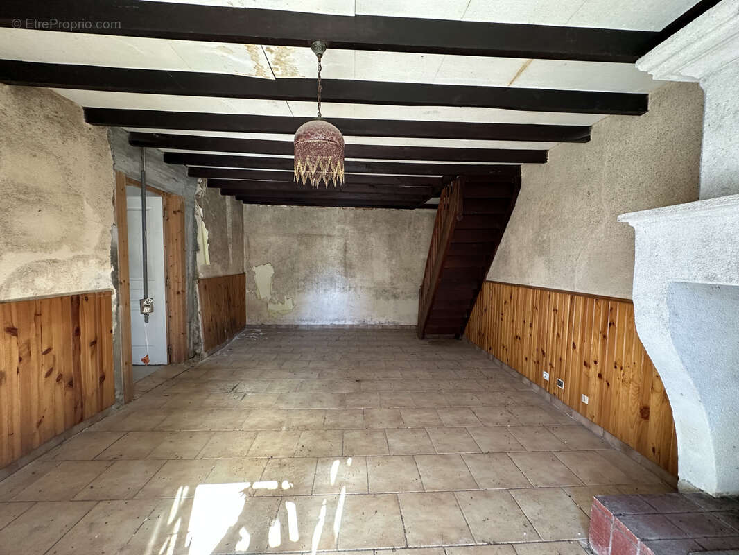 Maison à LA ROCHE-CHALAIS