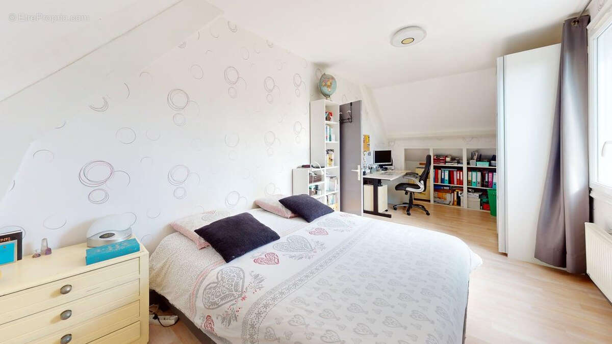 Maison à SAINT-SULPICE-DE-POMMERAY