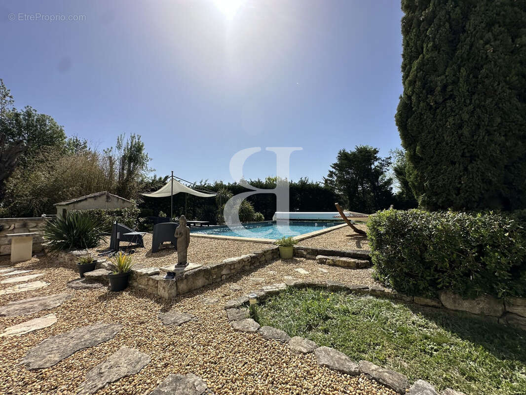 Maison 190 m² à L'isle-Sur-La-Sorgue  - photo 4