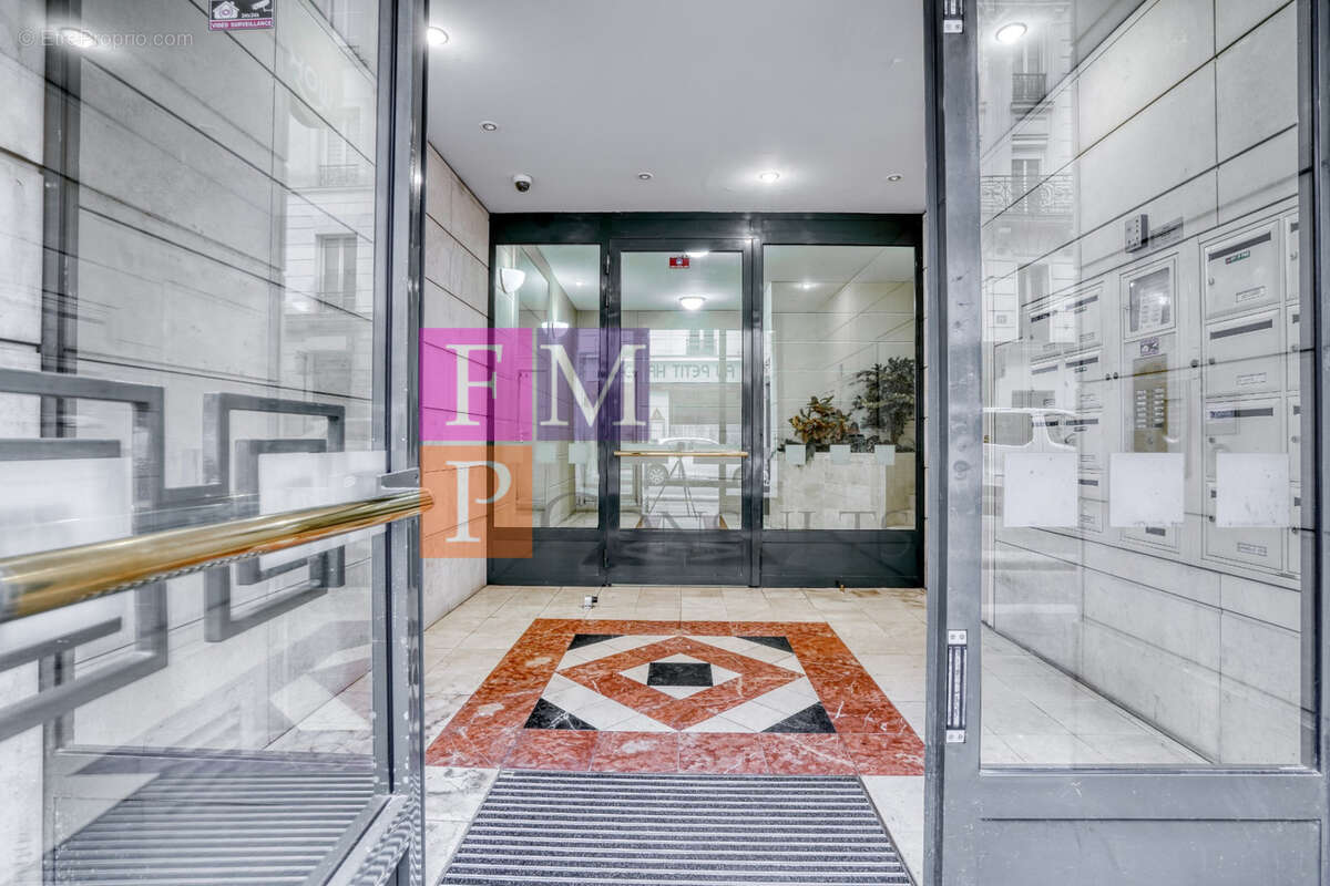 Parking à PARIS-11E