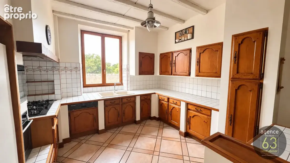 Maison 6 pièces 261 m² à vendre à Saint-Germain-Lembron (63340) - photo 6