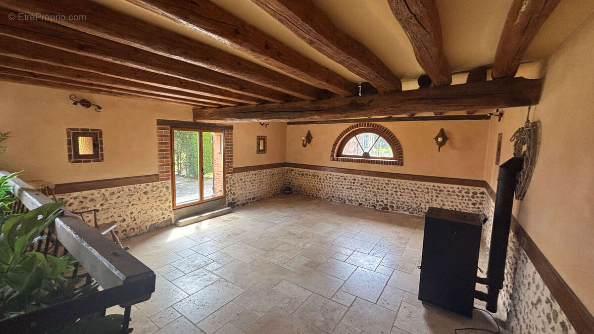 Maison à DAMVILLE