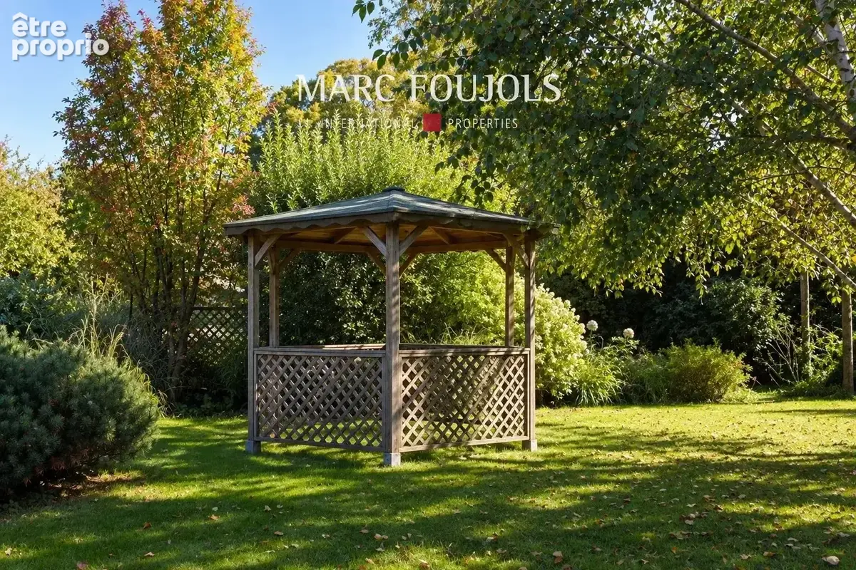 Élégante propriété familiale avec dépendances au cœur d'un parc arboré - photo 5