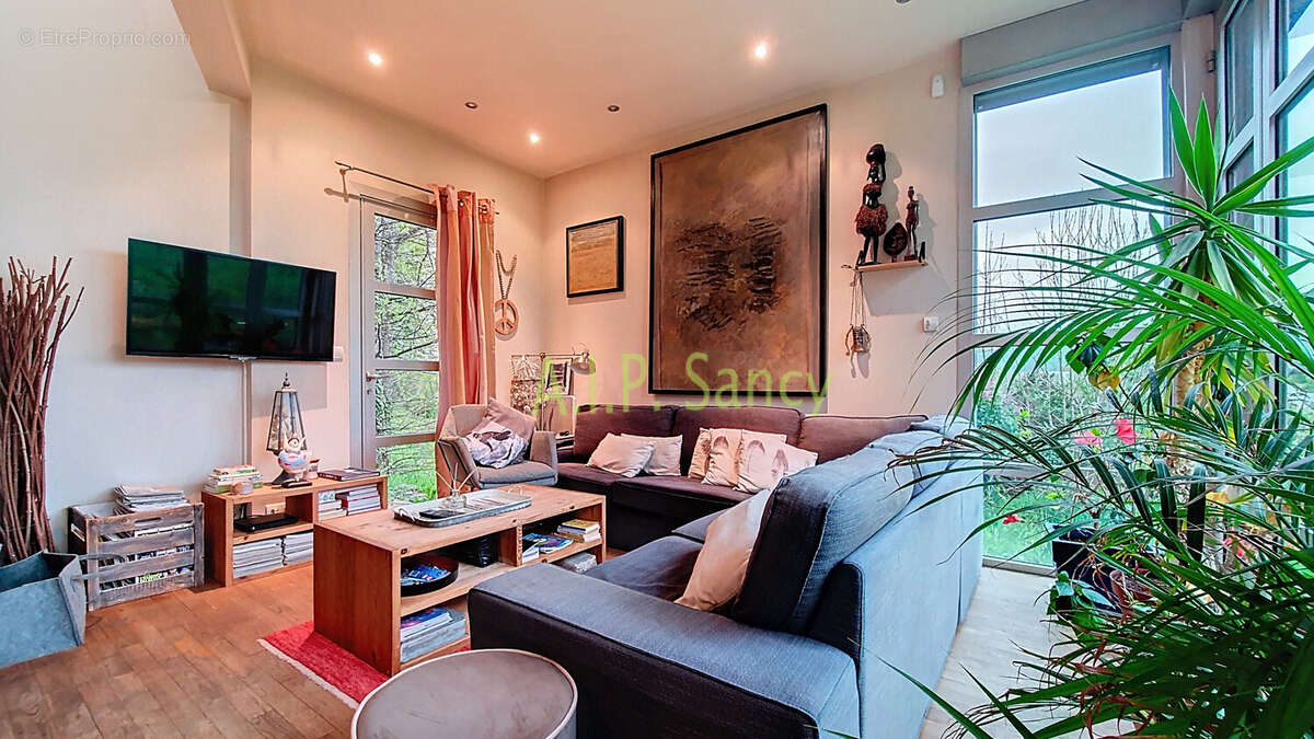 Maison à BESSE-ET-SAINT-ANASTAISE