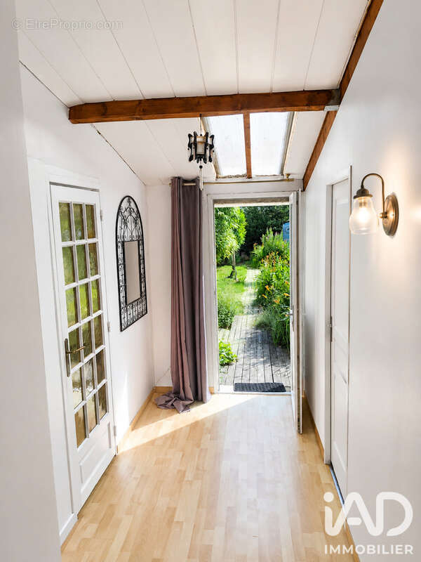 Maison 141 m² à Brunelles  - photo 5
