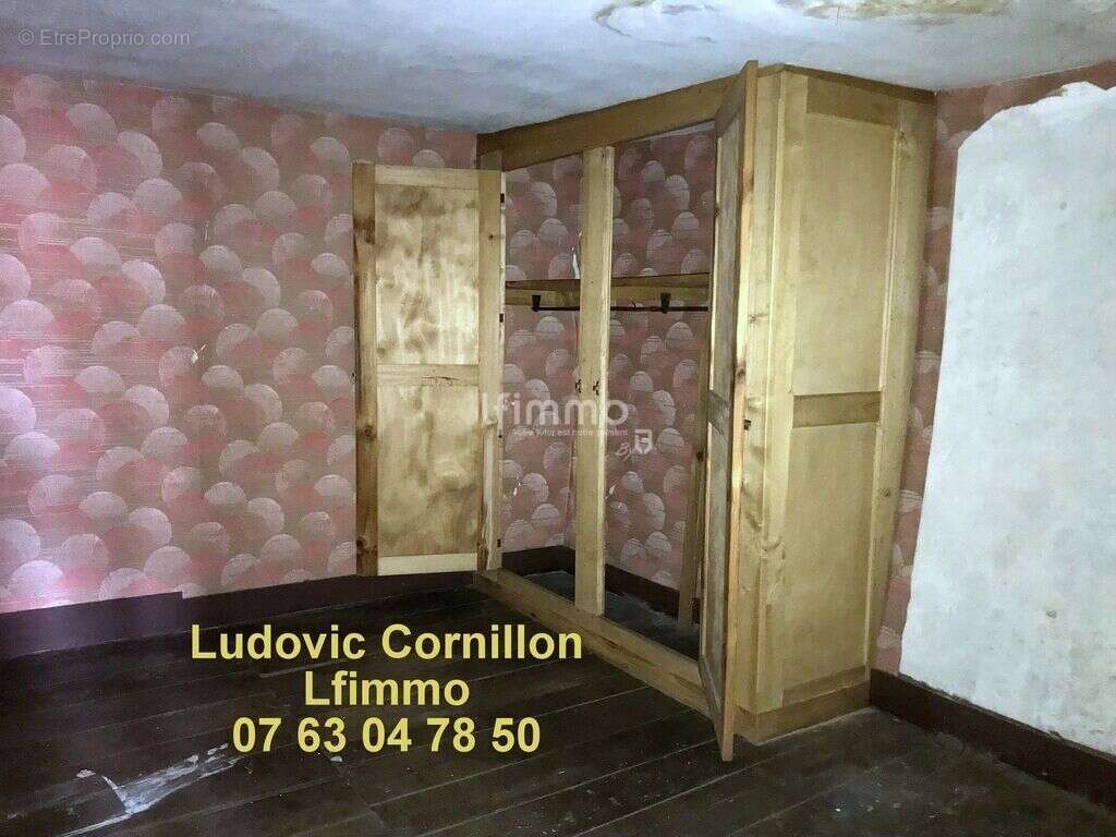 Maison à PIERRE-BUFFIERE