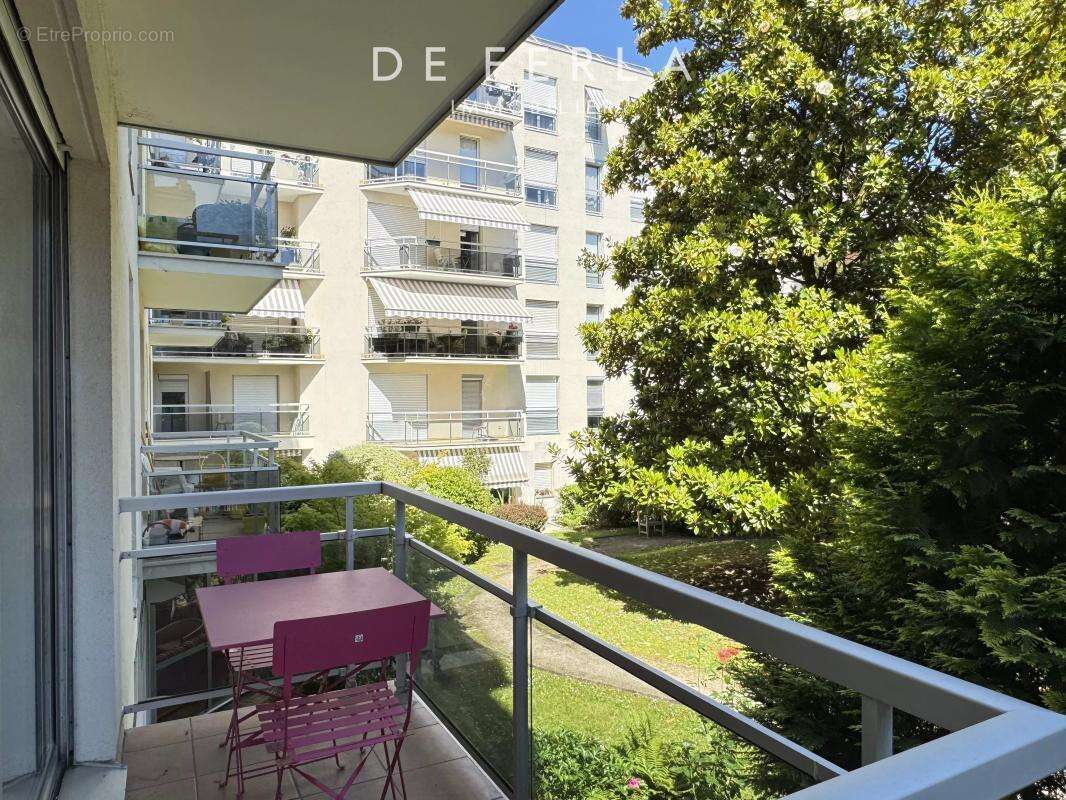 Appartement à MONTROUGE