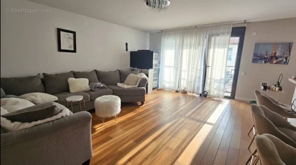 Appartement à LEVALLOIS-PERRET