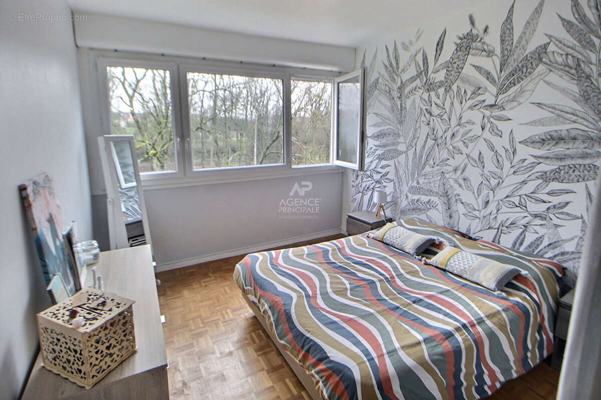 Appartement à VERNEUIL-SUR-SEINE