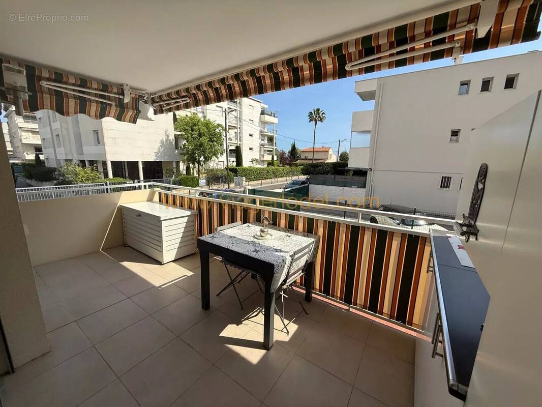 Appartement à SAINT-LAURENT-DU-VAR