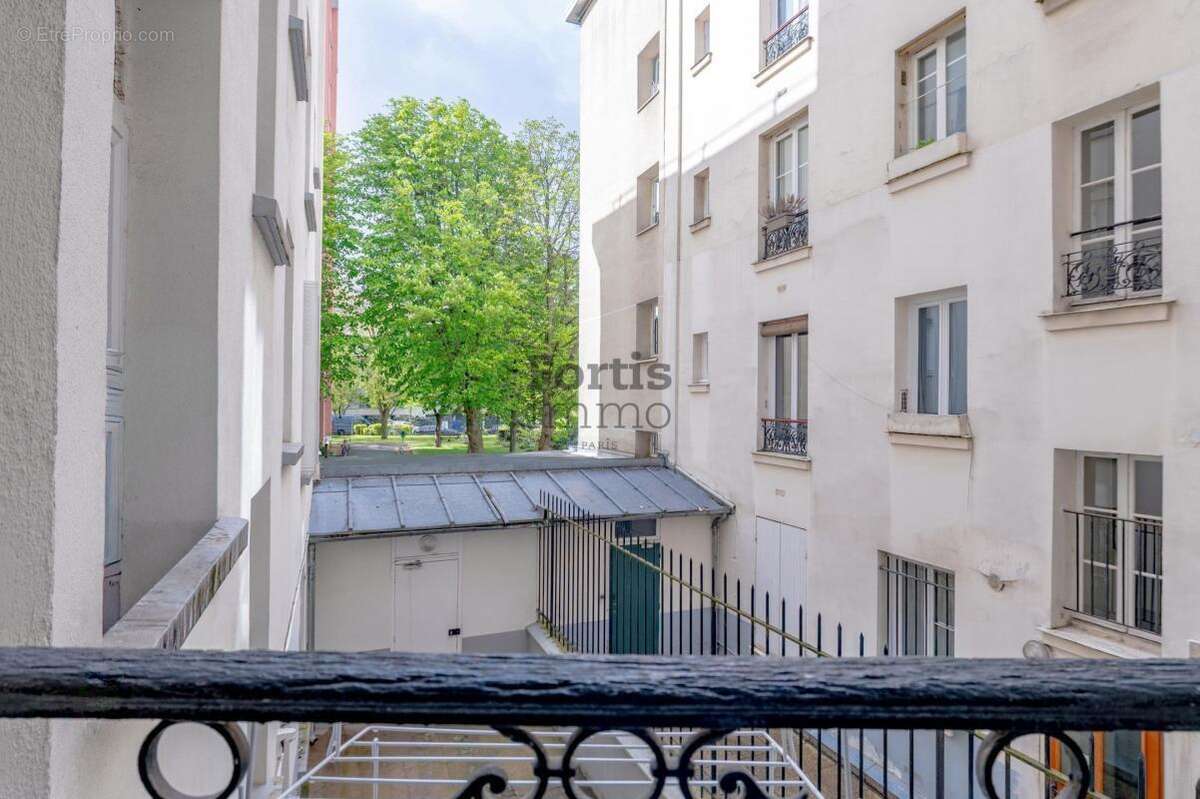Appartement à PARIS-14E