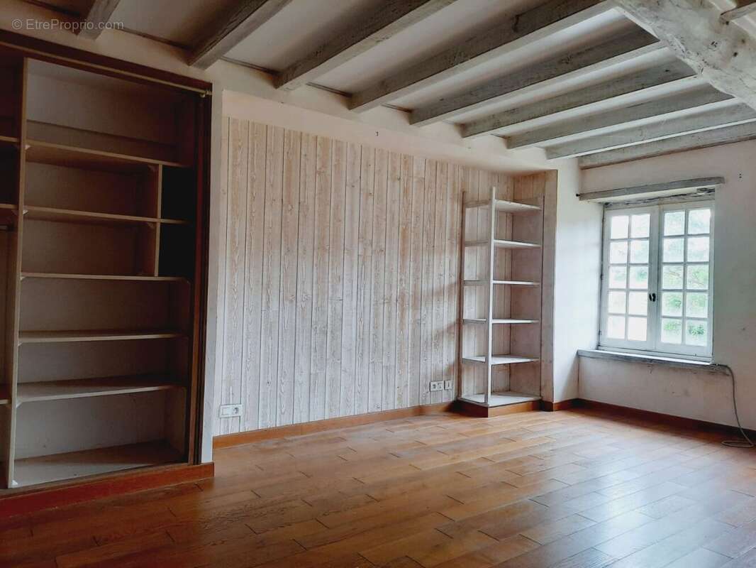 Maison à HAUTEVILLE-LA-GUICHARD