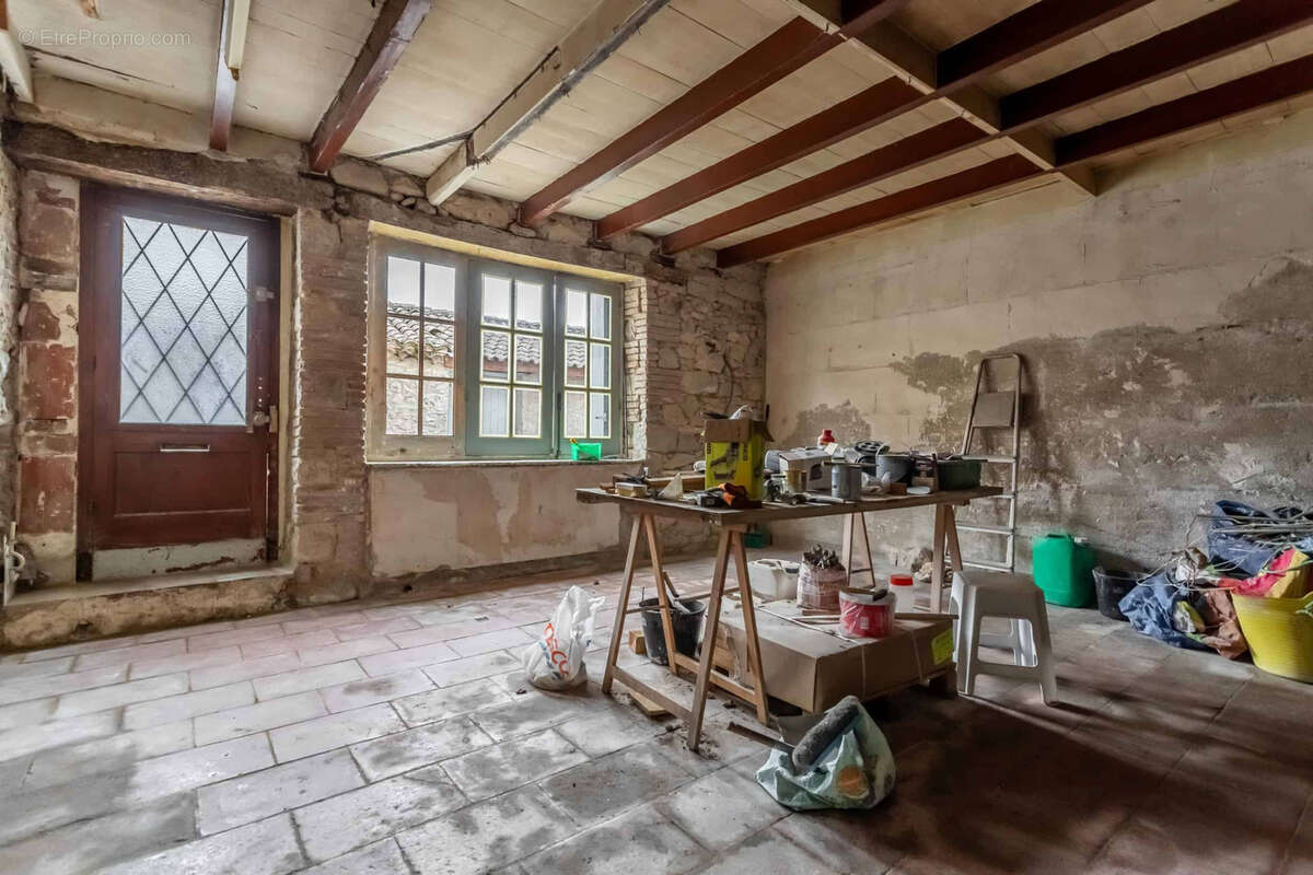 Village house to renovate - photo 11