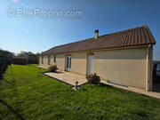 Maison à CREVECOEUR-LE-GRAND