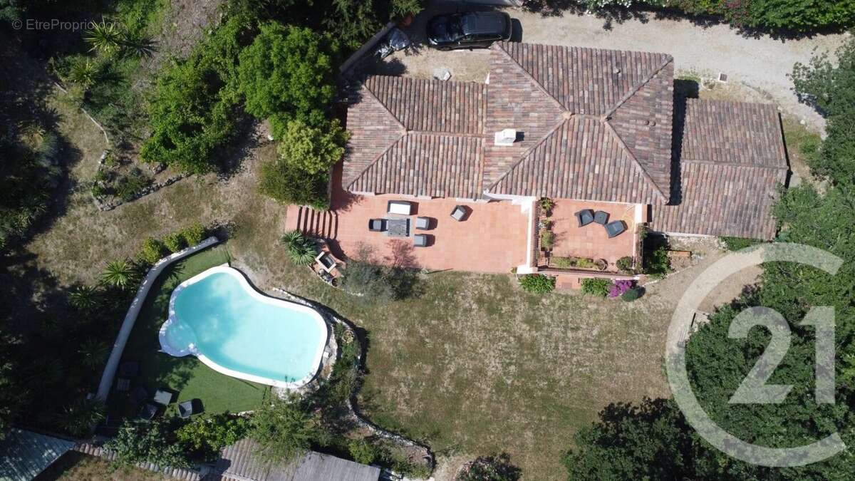 Maison à ROQUEFORT-LES-PINS