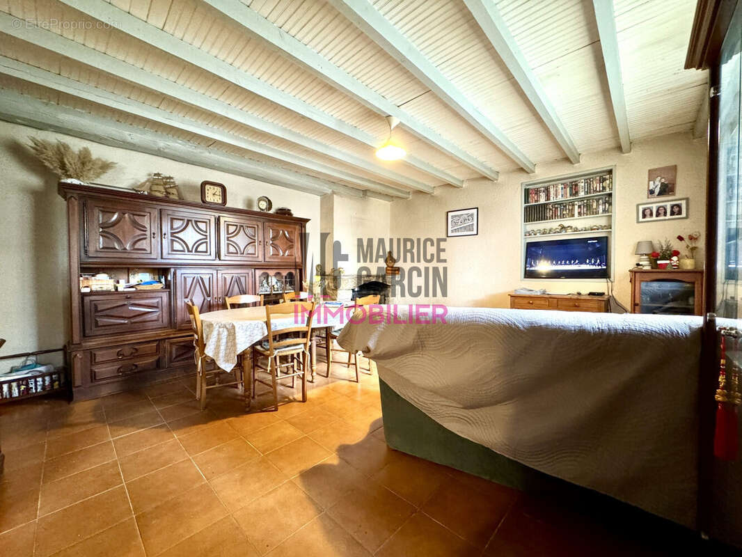 Maison à PERNES-LES-FONTAINES