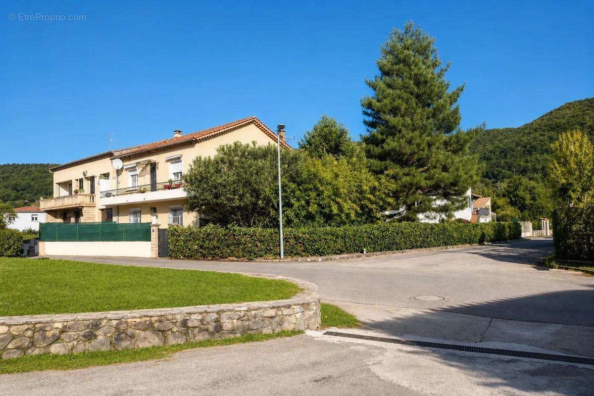 Maison à LES SALLES-DU-GARDON