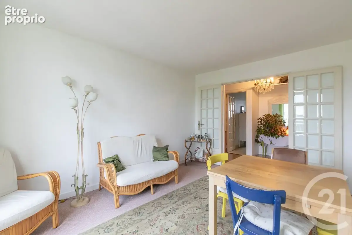 Appartement à SAINT-MAUR-DES-FOSSES