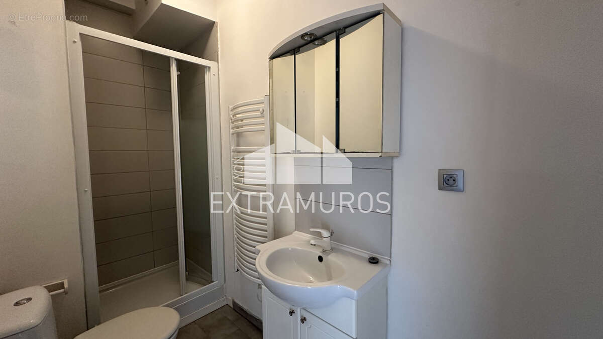 Appartement à L'ARBRESLE