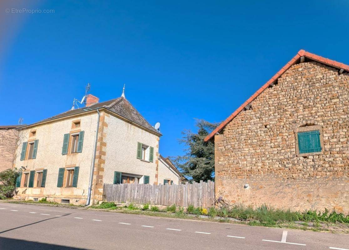 Maison à MAILLY