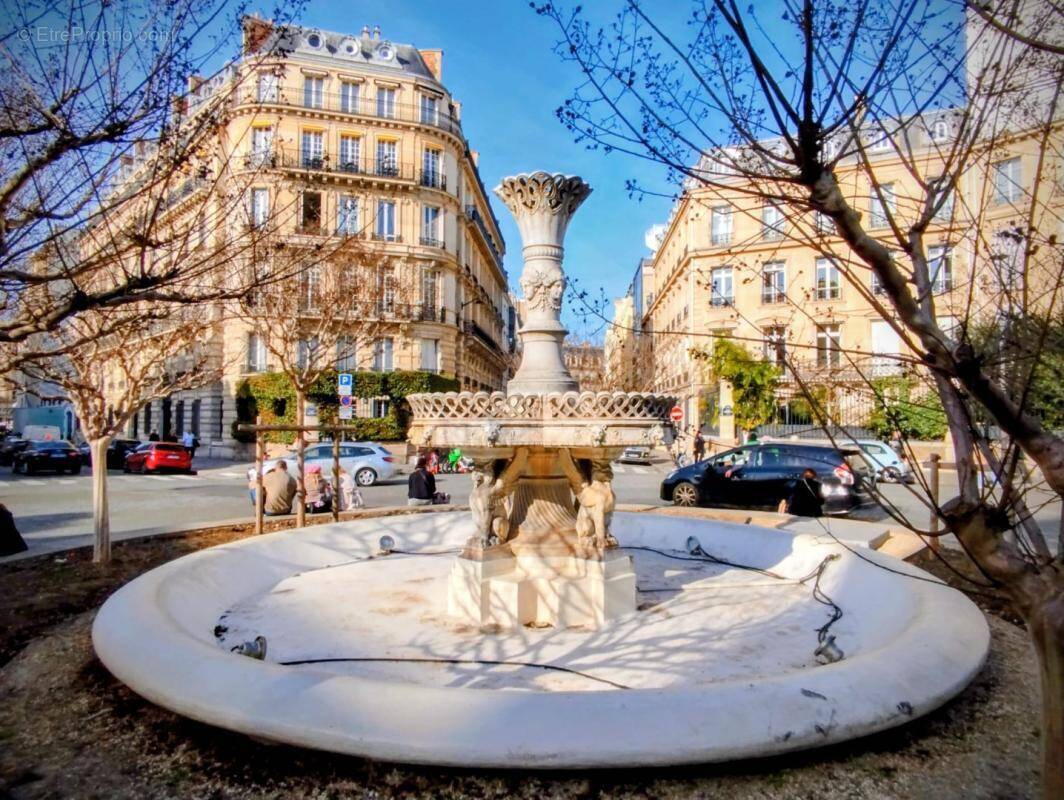Appartement à PARIS-8E